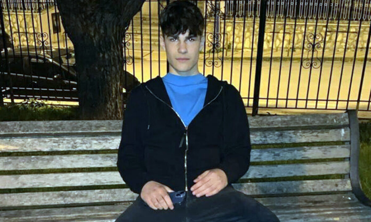 Maddaloni, il giallo della morte di Matteo Carfora: spuntano tracce di sangue sulle scale. «È stato ucciso, non è suicidio»