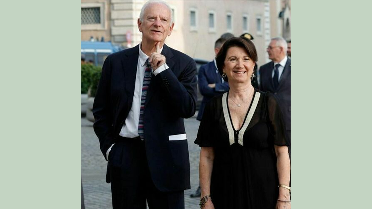 Lago di Vico: si tuffa dalla barca e scompare, disperso il marito della ministra Roccella