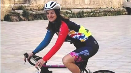 Palermo: auto sorpassa e travolge un gruppo di ciclisti, muore 41enne