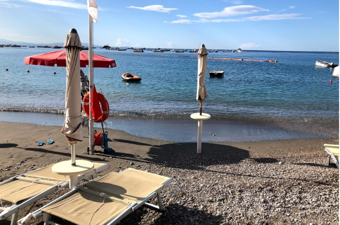 Maiori: anziano di Tramonti colto da malore muore sulla spiaggia