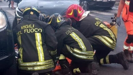 Roma: furgone provoca maxi-tamponamento, travolte madre e figlia. Morta la 58enne