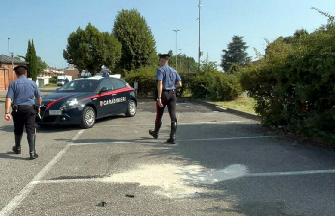 Agguato d’amore a Zibido San Giacomo: spari a salve, poi lo schiaccia con l’auto. Arrestato un 31enne