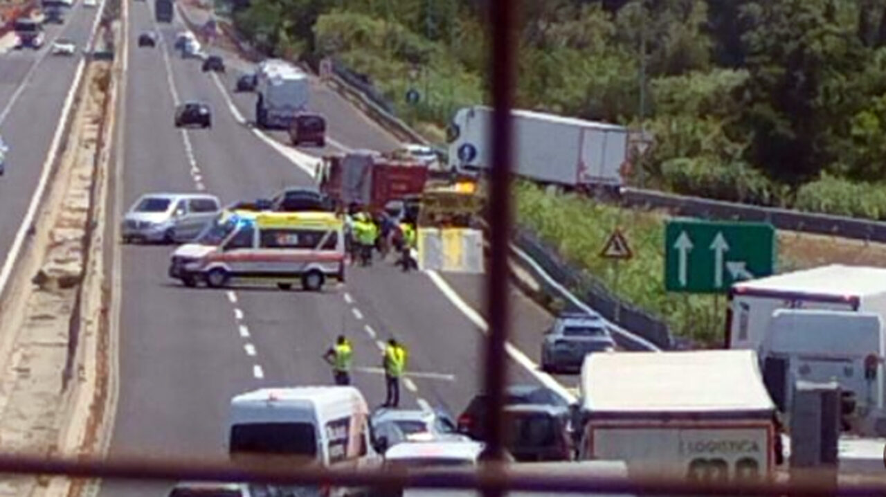 Autostrada A14: scontro auto-moto a Sant’Elpidio, muore noto architetto di 64 anni