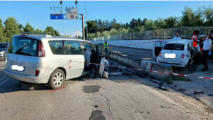 Corato: scontro tra due auto, muore una 24enne