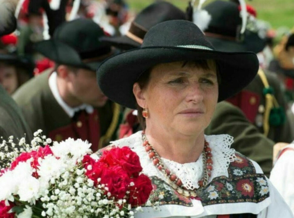 Trentino: morsa da una zecca in giardino, Gianna Sommavilla muore a 76 anni per una grave encefalite