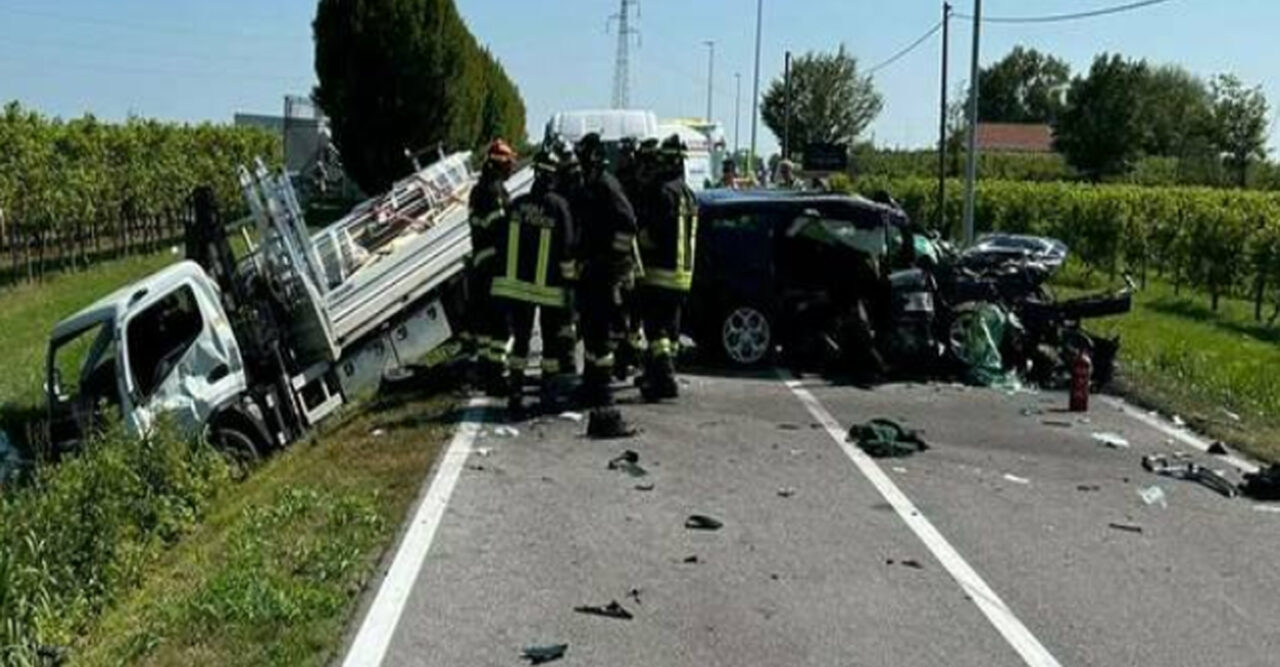 Gaiarine scontro tra un’auto e due furgoni: uno finisce nel fosso