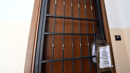 Omicidio-suicidio a Bologna: tre colpi di pistola per morire insieme, lo strazio per la malattia di Gianna