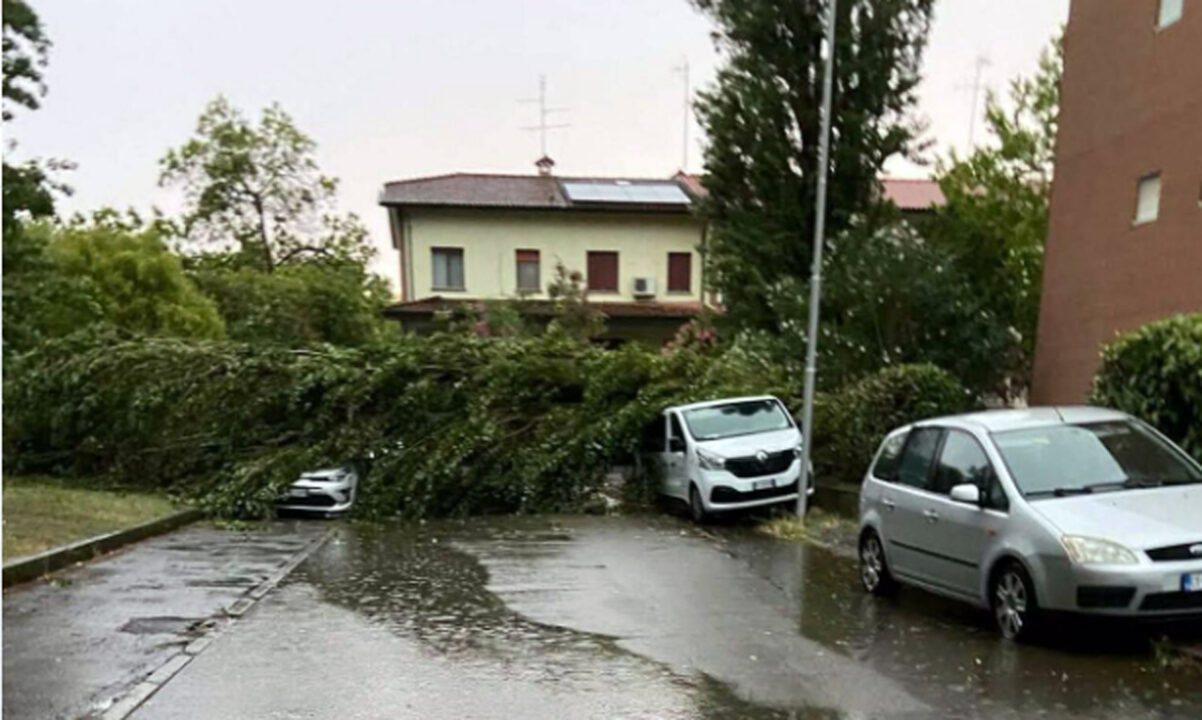 Drammatico nubifragio nel Modenese: scontro frontale a Bomporto, morto un uomo di 68 anni