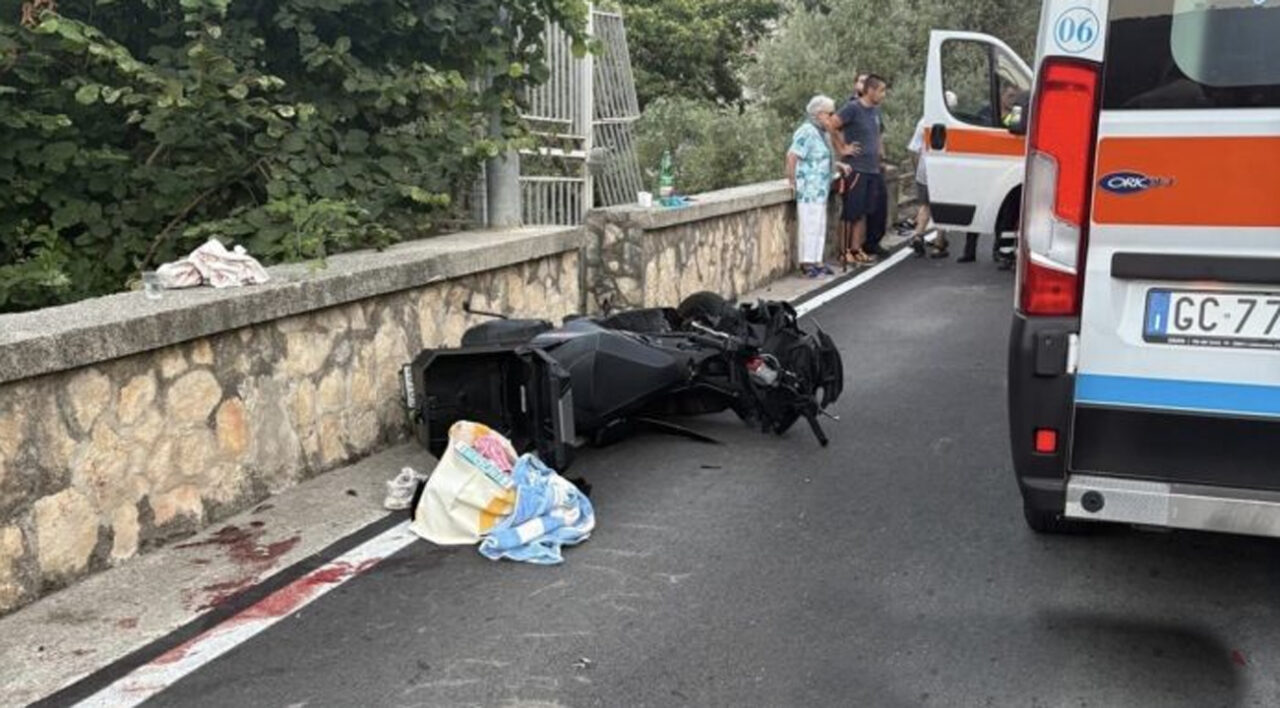 Frontale tra due moto sulla statale per Agerola: tre feriti e traffico paralizzato fino a sera