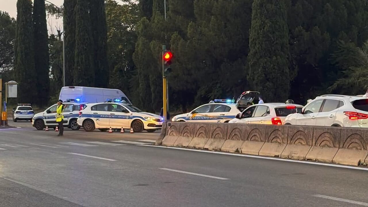 Roberto Orsola perde la vita nello scontro con la sua Vespa sulla via Appia Nuova a Roma