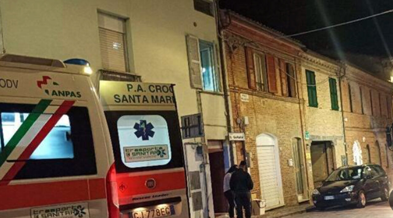 La famiglia non la sente da domenica e dà l’allarme: 40enne trovata morta in casa a San Benedetto