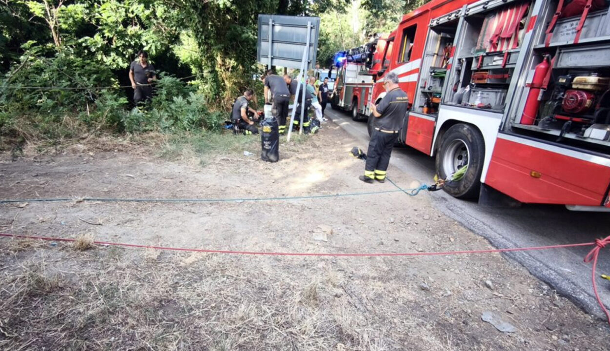 Aspromonte, auto precipita in un dirupo per 15 metri: muore un 25enne, ferito l’amico