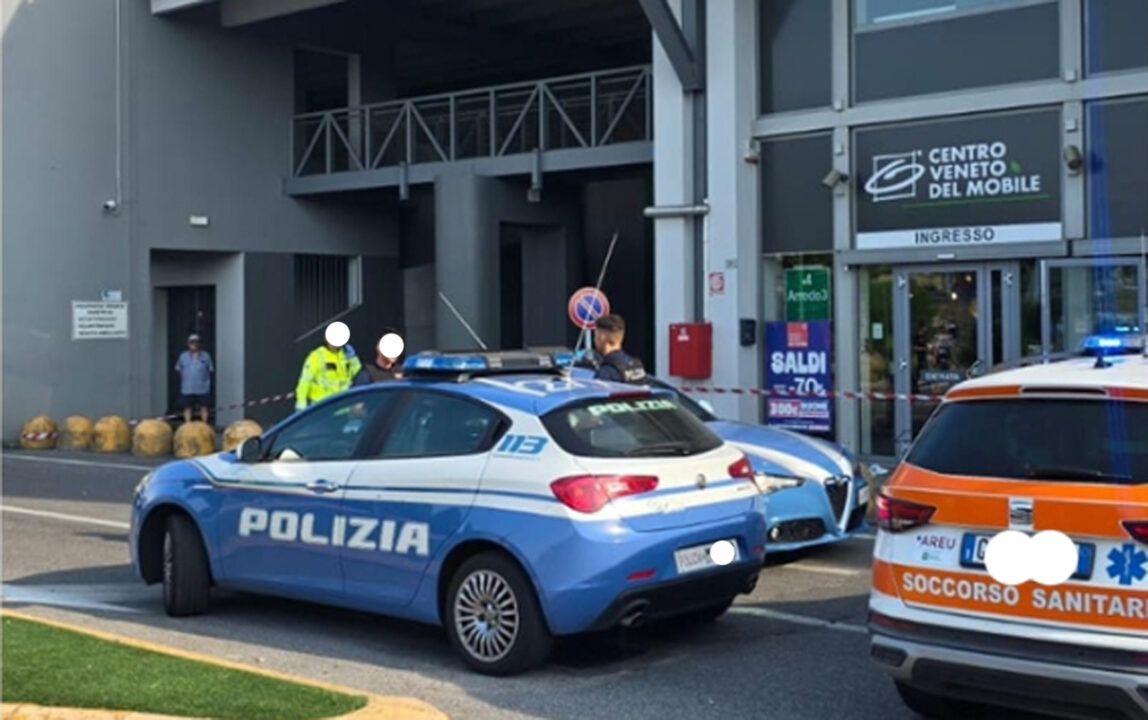 Brescia: tentato femminicidio davanti al centro commerciale