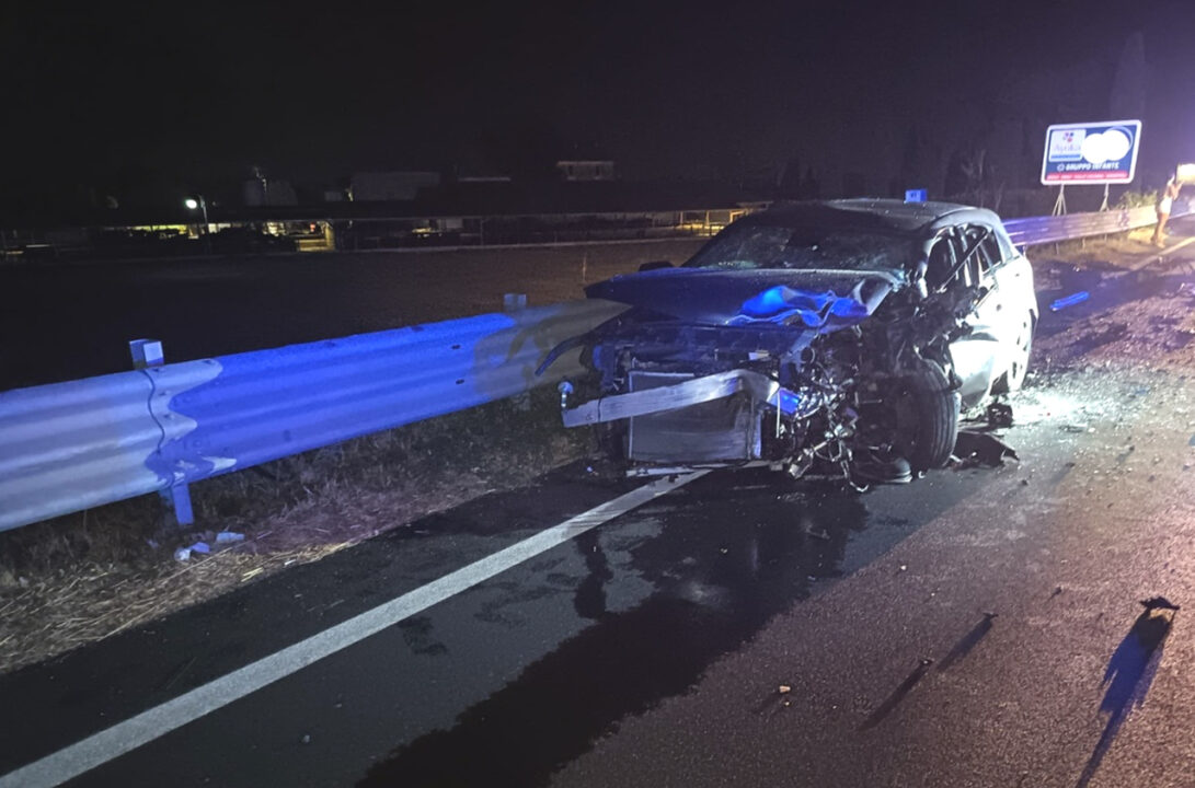 Capaccio Paestum: muore un 33enne, tre ragazzi feriti gravemente in uno scontro frontale