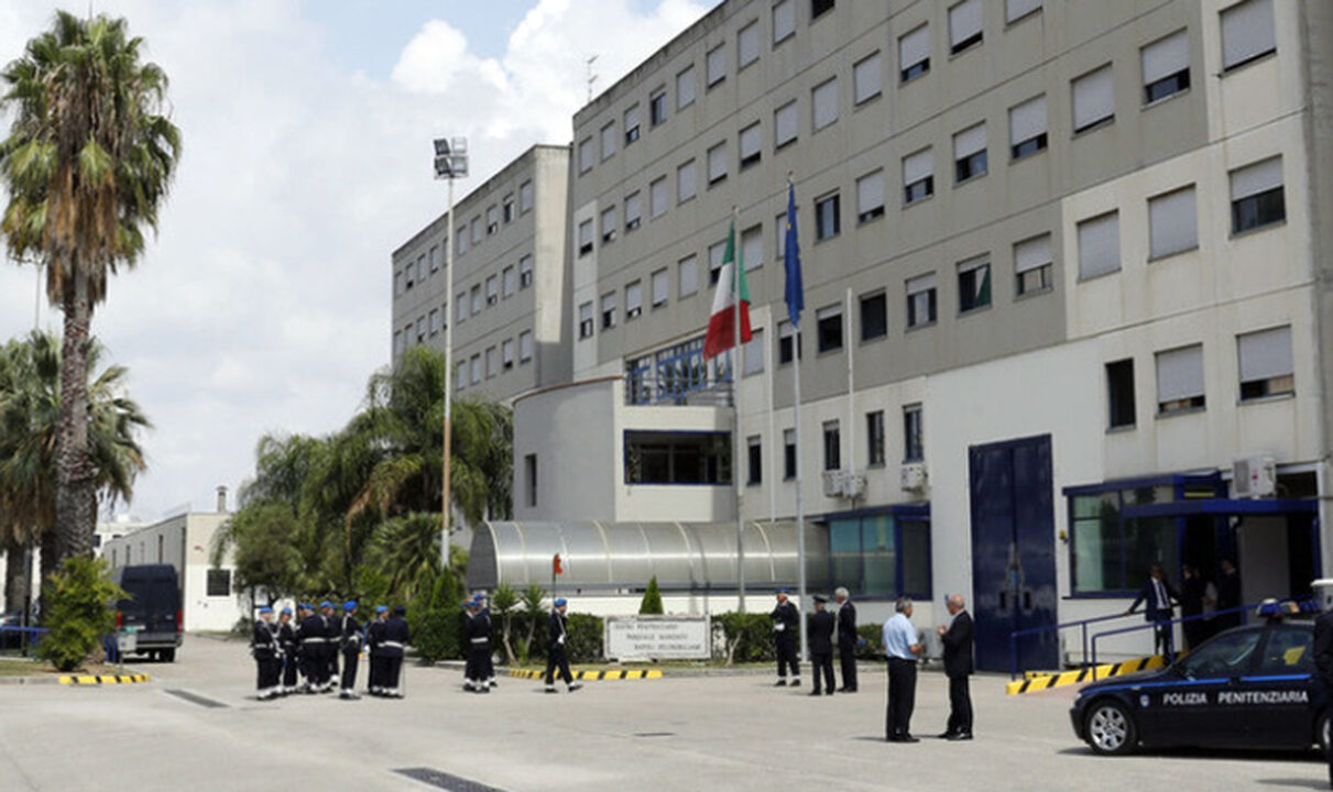 Camorra, trovato morto nel carcere di Secondigliano il collaboratore di giustizia Costantino Russo