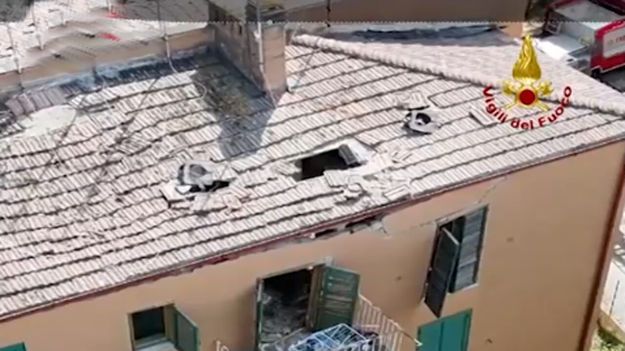 Esplosione nel B&B a Mileto, è morto il padre: lottano tra la vita e la morte la moglie e la figlia di 10 anni