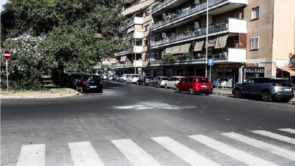 Travolto sull'Aurelia a Genova, muore 76enne in ospedale: indagata per omicidio stradale l'87enne alla guida