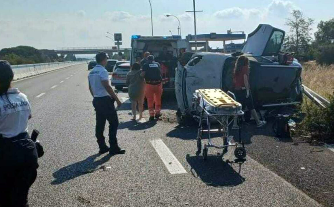 Massafra: auto si ribalta sulla SS 106 Jonica. Muore un uomo della BAT, ferita la moglie
