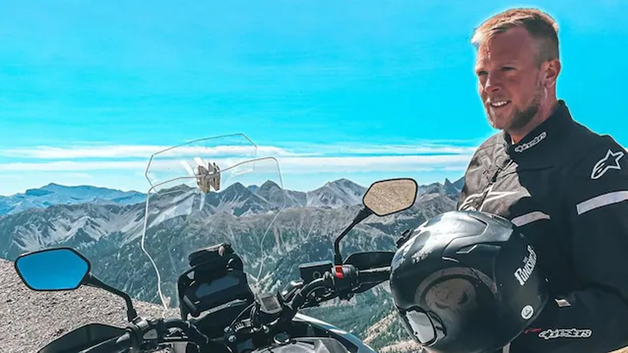 Marco Pagliarino sbanda con la moto e si schianta contro la roccia: muore il 31enne