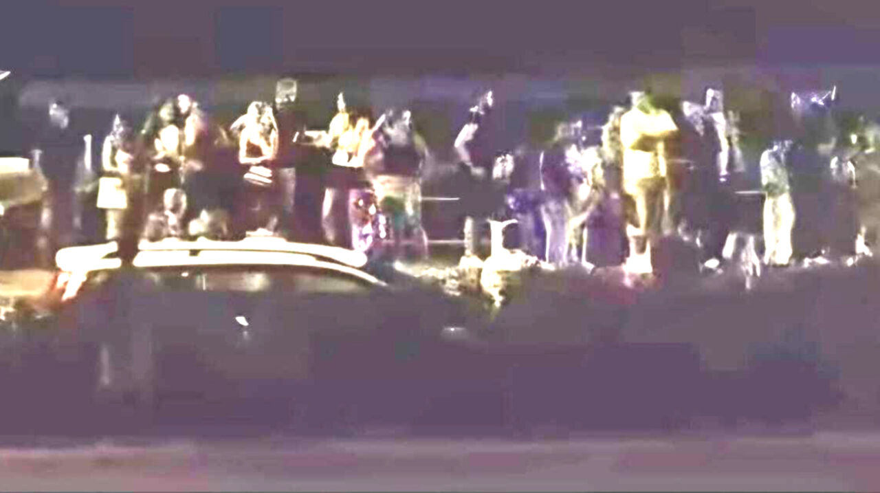 Ostia: auto travolge padre e figlia in piazzale Magellano. Morto sul colpo l’uomo, grave la donna