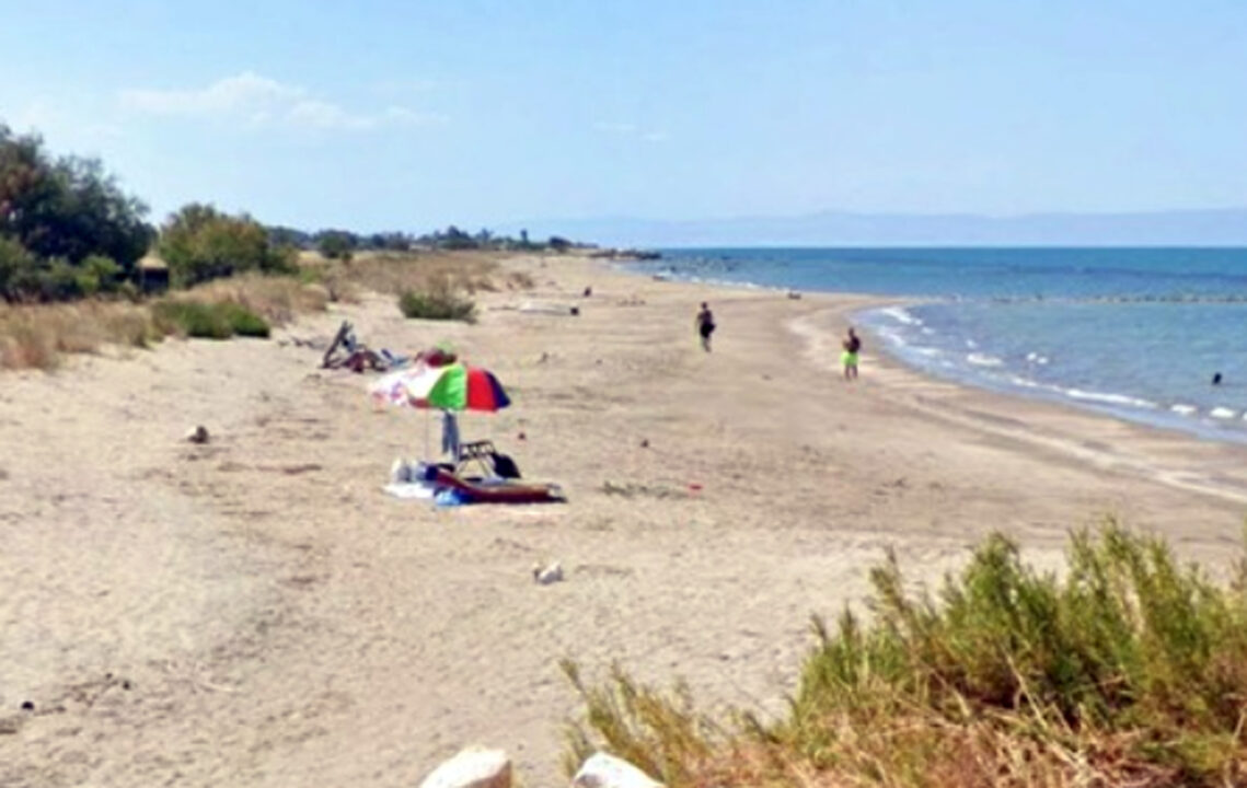 Barletta, accusa un malore mentre fa il bagno al tramonto: muore il 69enne Giuseppe Santo