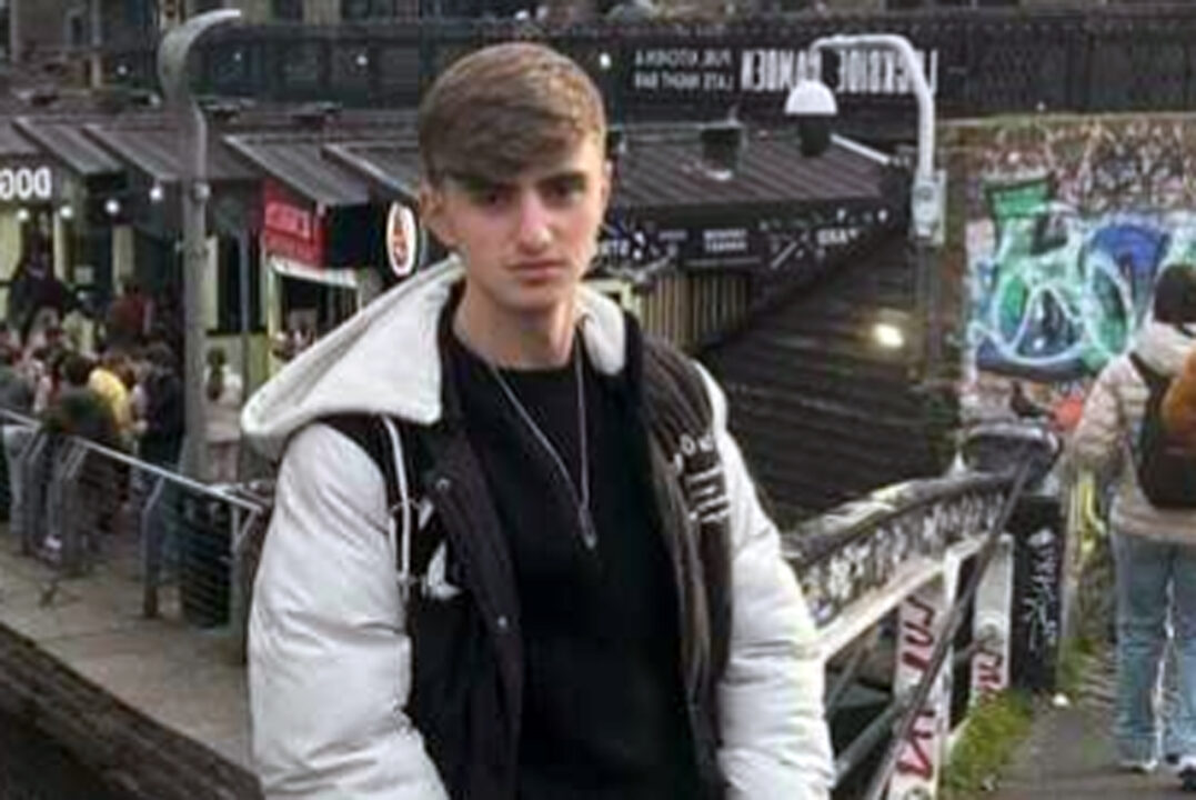Torre Annunziata: si scontrano scooter e auto. Muore il 18enne Paolo Lettieri