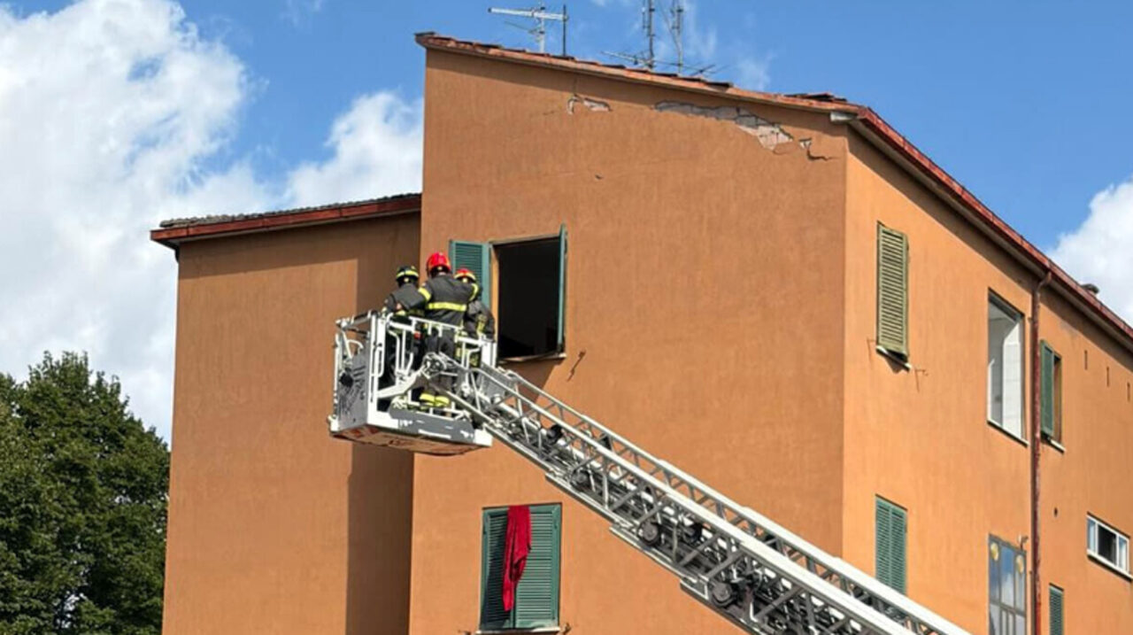 Perugia: fuga di gas causa esplosione in palazzina. 35enne si lancia dalla finestra, è grave