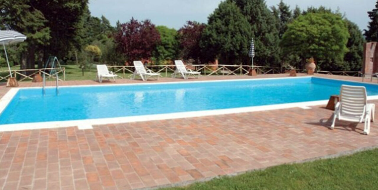 Dramma in piscina nel Vicentino, morto dopo una sfida di apnea: la vittima è il 19enne trentino Leonardo Cortese