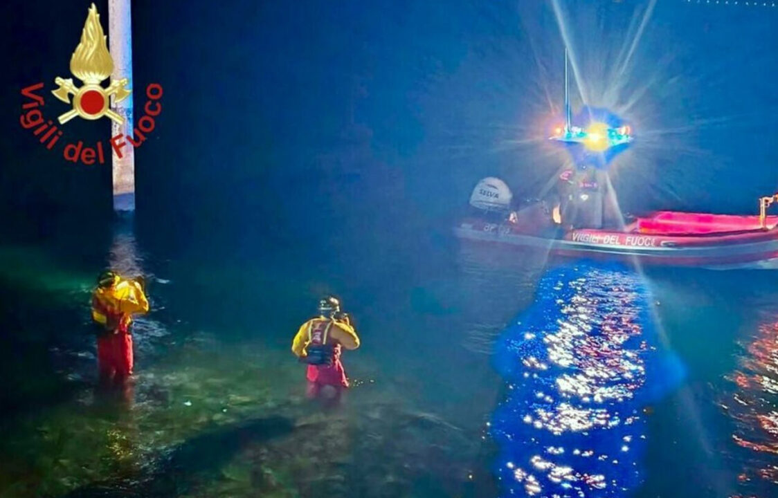 Lago di Como, 18enne sparisce sott’acqua davanti agli amici: ritrovato senza vita all’alba