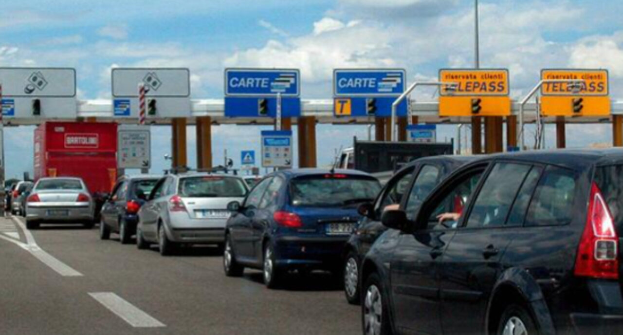 Arriva il sistema Free Flow sulle autostrade italiane: come funziona, dove si applica e come pagare senza caselli