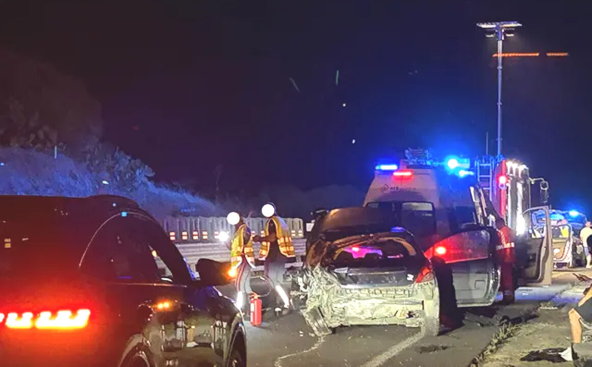 Schianto fatale sulla Statale 131 vicino al cantiere: muore sbalzato dall’auto il 53enne Gian Luca Unali