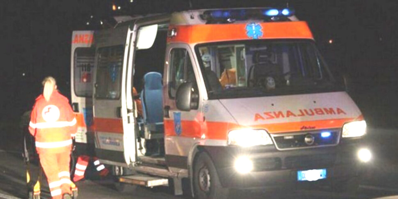 Caltagirone, auto si schianta a forte velocità contro un muro: muore a 22 anni il conducente