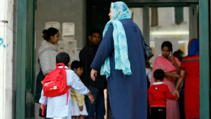 Cdm approva il decreto scuola: tetto del 30% agli alunni stranieri nelle classi, multe per il burqa e Licei tecnologici