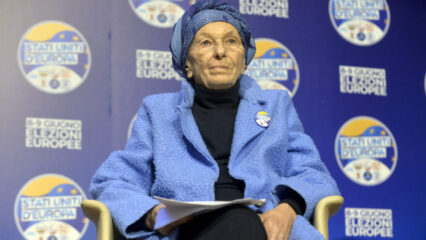 Malore in casa per Emma Bonino, ricoverata in codice rosso al Santo Spirito