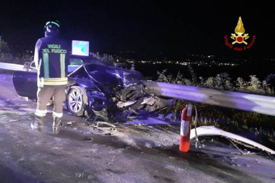 Nepi: scontro frontale tra due auto, muore una 17enne a un mese dal compleanno
