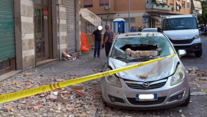 Roma: tenta di eliminare un nido di vespe ma provoca un'esplosione