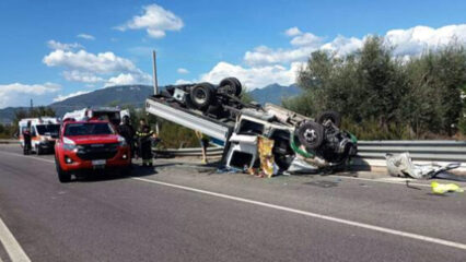 Serre: furgone si ribalta lungo la strada. Un morto e due feriti