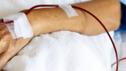 Testimoni di Geova: via libera alle trasfusioni di globuli, plasma e piastrine