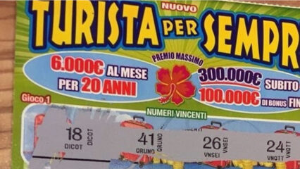 Sosta d'oro in A22 a Nogaredo Ovest: automobilista compra un "Turista per Sempre" e vince un vitalizio da 1,8 milioni di euro