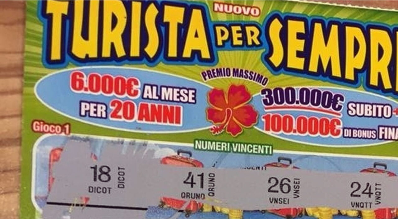 Sosta d’oro in A22 a Nogaredo Ovest: automobilista compra un “Turista per Sempre” e vince un vitalizio da 1,8 milioni di euro
