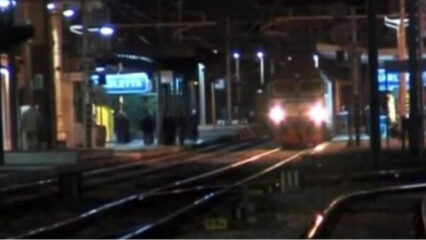 Barletta, donna travolta e uccisa da un treno in corsa: circolazione in tilt e ritardi fino a due ore e mezza