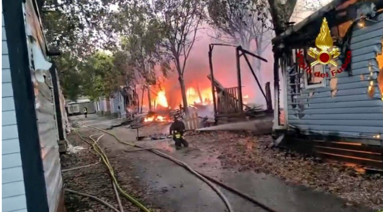 Peschiera del Garda: campeggio Bella Italia in fiamme. 24 feriti