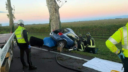 Tragedia all'alba lungo la Jesolana: auto esce di strada e si schianta contro un platano