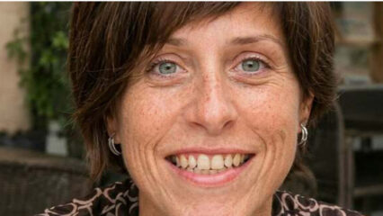 Madre di due figli, si è spenta all'hospice di Cittadella dopo aver lottato contro un melanoma. La famiglia invita a non donare fiori ma a sostenere l'associazione "Insieme per Mano".