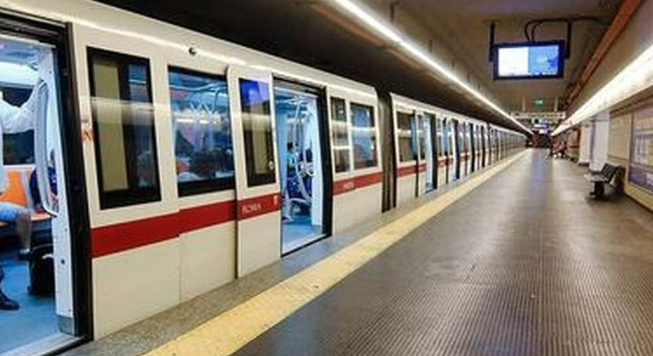 Roma: tragico incidente alla fermata della Metro A “Baldo degli Ubaldi”. 28enne investito da un treno, è gravissimo