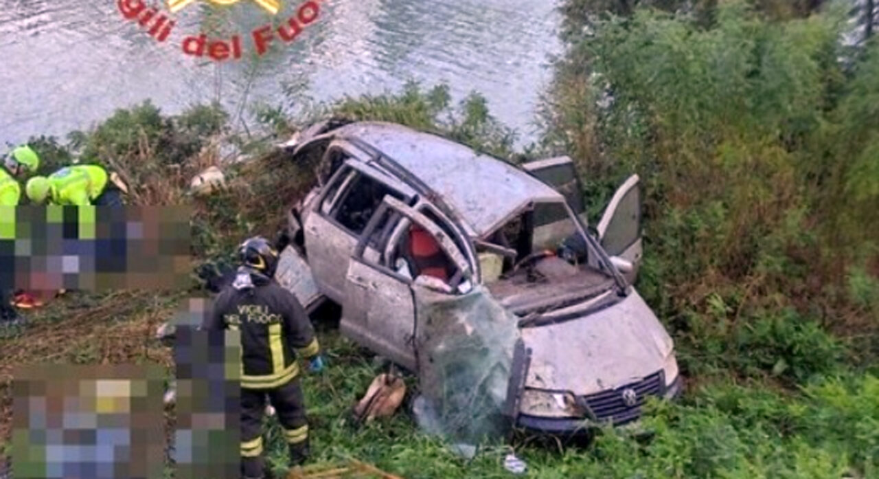 Adige: van precipita nella scarpata, sette persone in ospedale