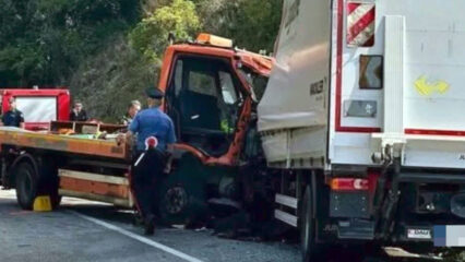 Frontale tra carroattrezzi e camion sulla SS 728 tra Perugia e Umbertide: morto un 54enne